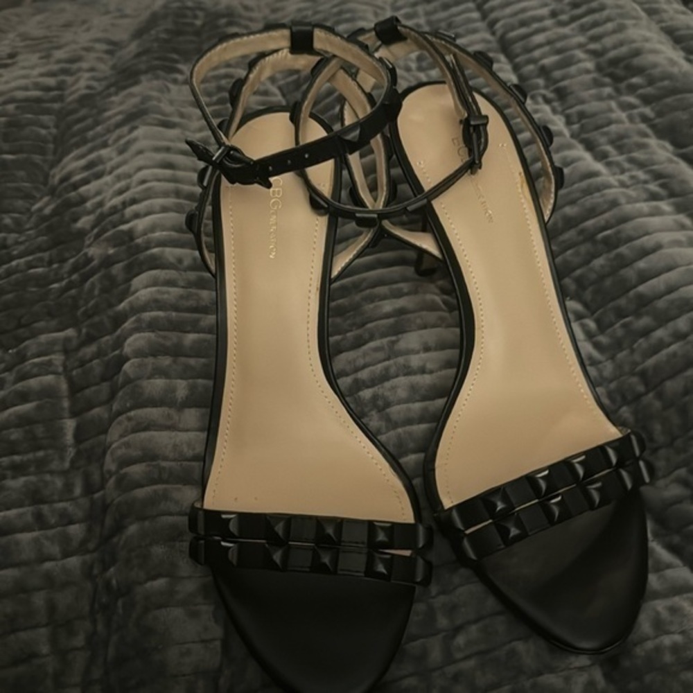 BCBG Generations size 9.5